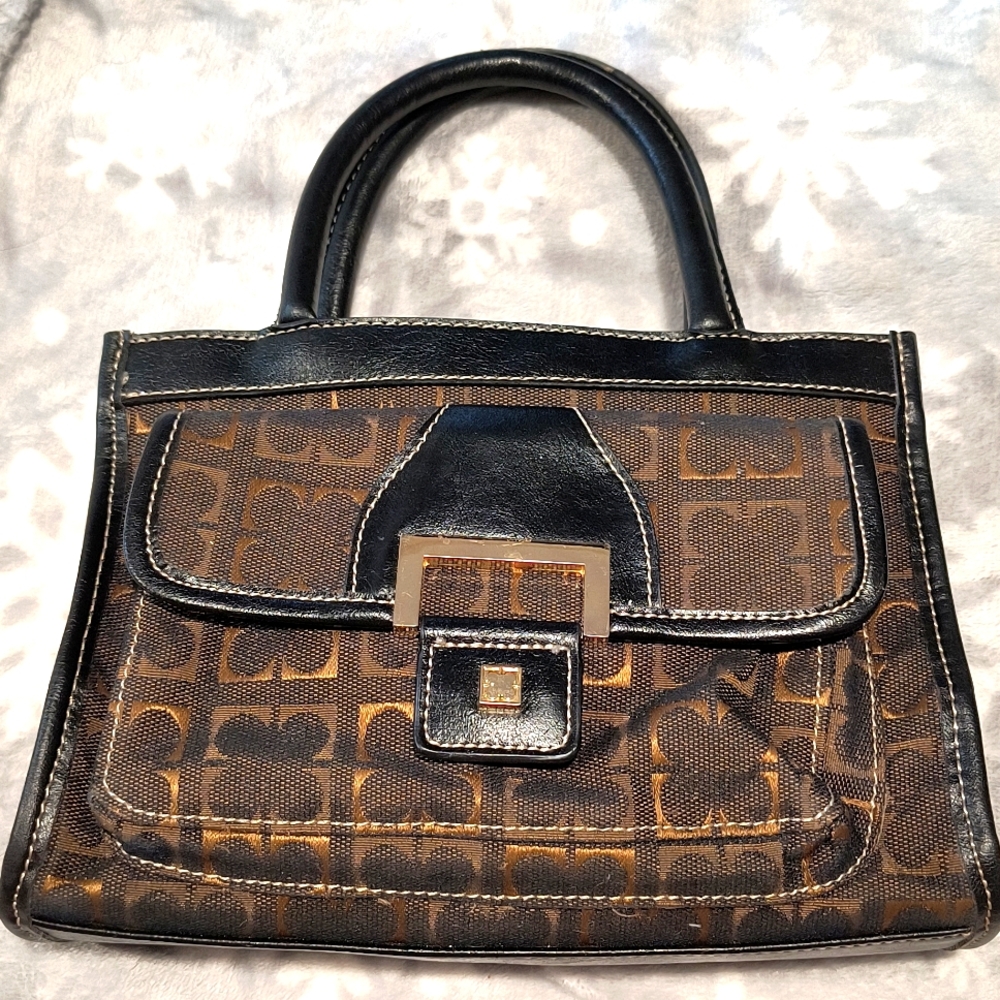 Liz Claiborne small tote, front pocket, 2 internal zip pockets, 2 slip p…